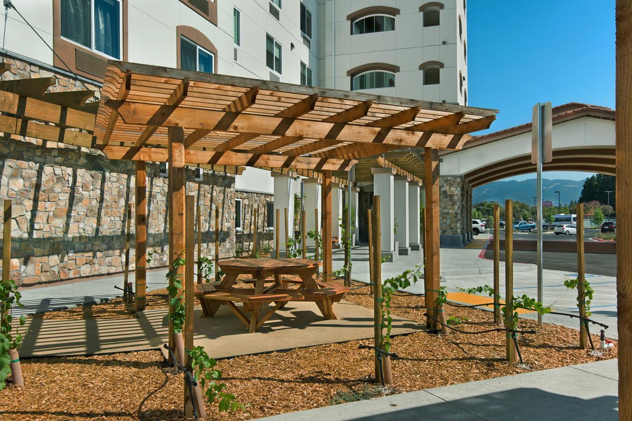 Oxford Suites Sonoma - Rohnert Park Extérieur photo